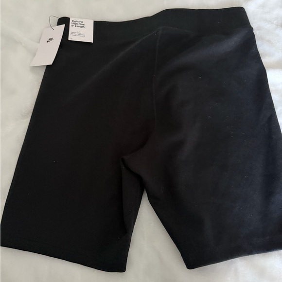 Nike Women's Black Bike Shorts - Picture 5 of 10